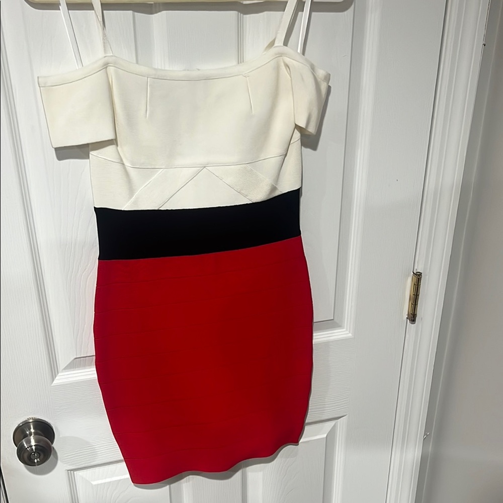 NWT Bebe Colorblock off shoulder mini bandage dress size Small